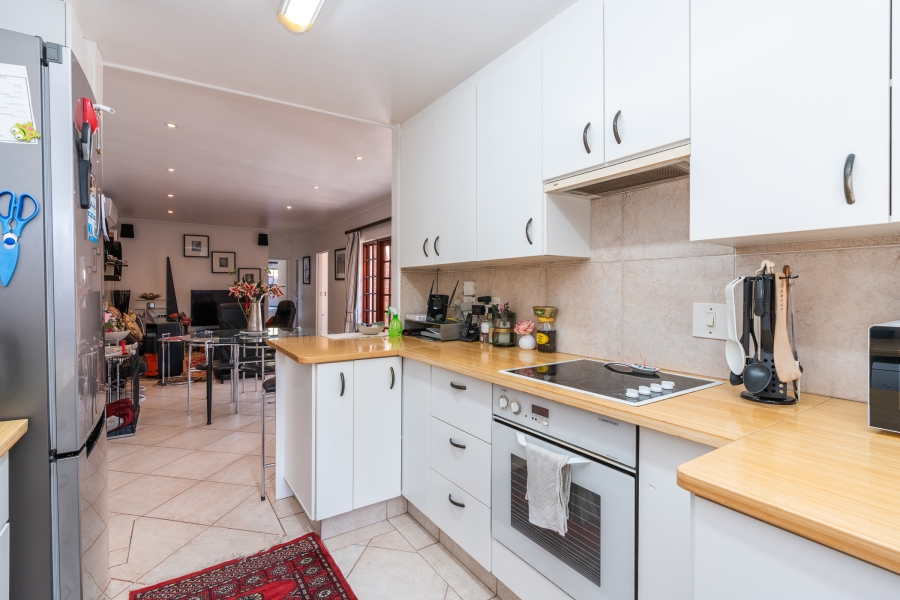 3 Bedroom Property for Sale in Pinelands Western Cape